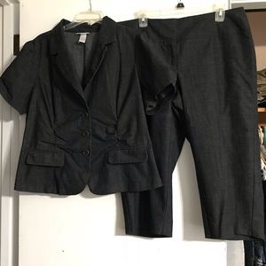 Jacket & Capri Pant Outfit